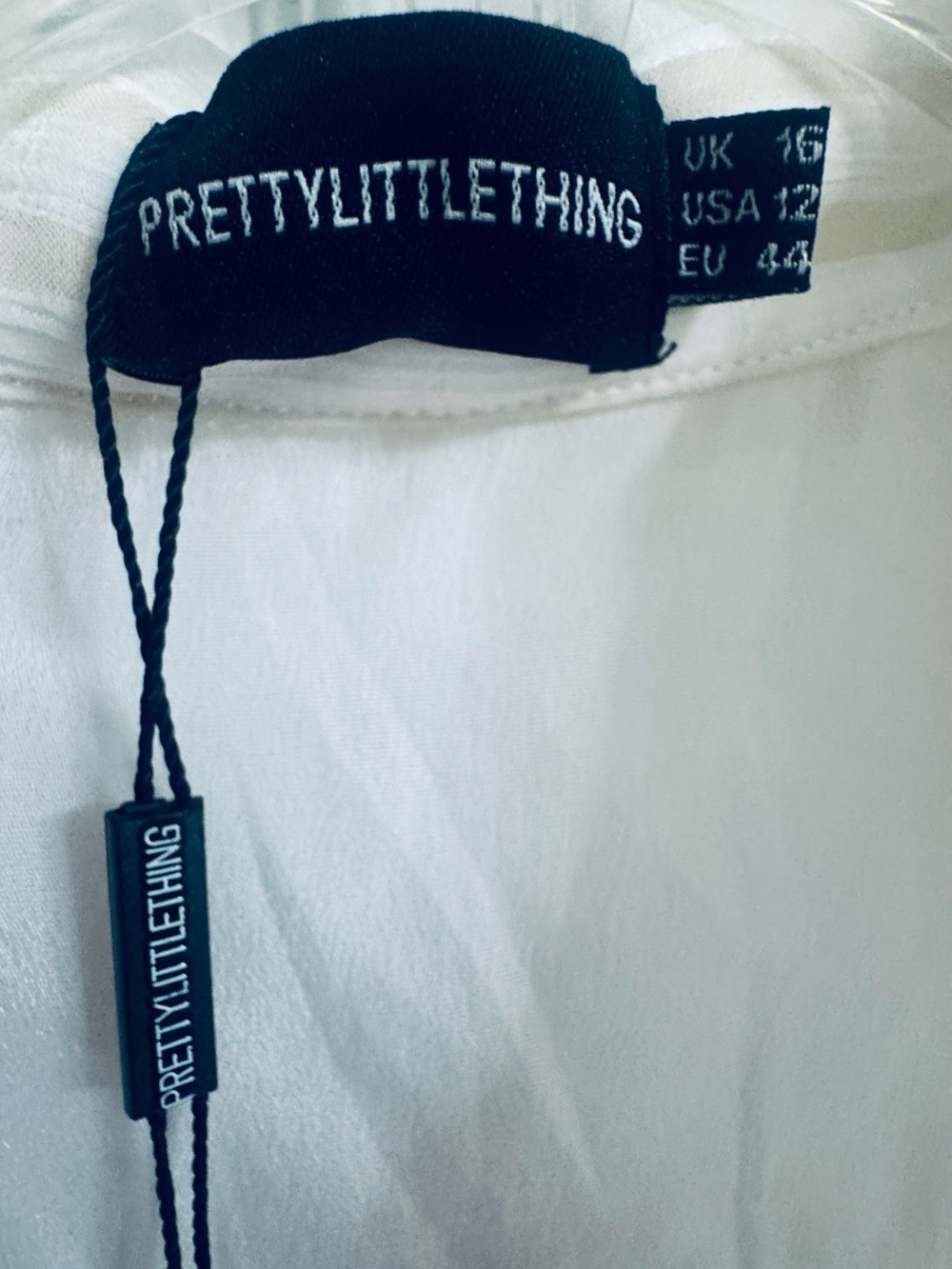 PrettyLittleThing Cream Button-Up Top - Picture 2 of 5